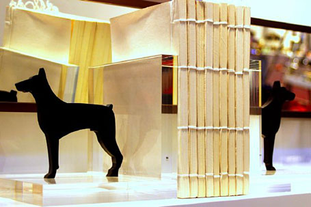Hudo acrylic bookends featuring dobermans Hudo acrylic bookends featuring dobermans
