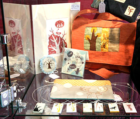 Julie Knoblock's display cube at in.cube8r gallery, Fitzroy VIC. Julie Knoblock's display cube at in.cube8r gallery, Fitzroy VIC.