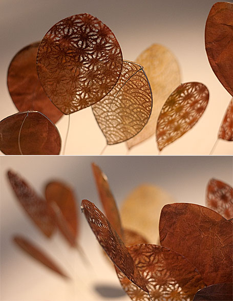 Gold painted paper & wire leaves - studio visit with Sydney-based artist Jade Oakley Gold painted paper & wire leaves - studio visit with Sydney-based artist Jade Oakley