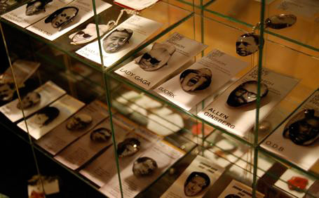 Famous-faces brooches and necklaces from PHILOS-o-FACE Famous-faces brooches and necklaces from PHILOS-o-FACE