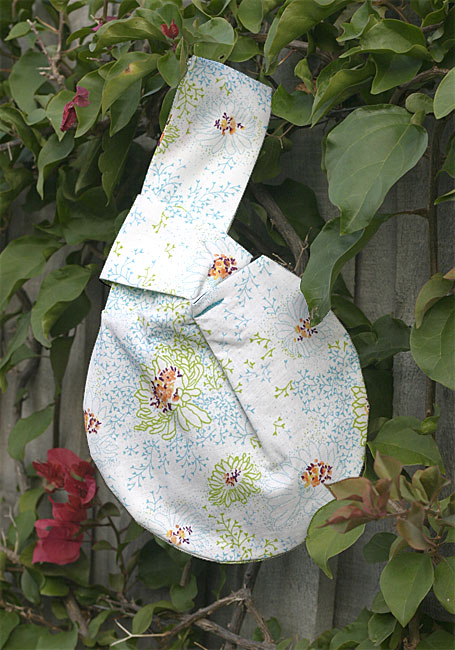 Iced Vo Vo Wristlet by Meringue - front view
