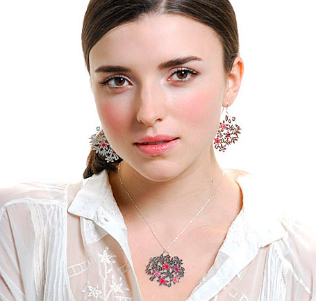Woven Jasmin earrings and pendant by Polli Woven Jasmin earrings and pendant by Polli