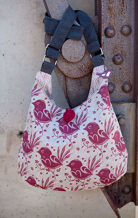 Tied Up Bag in Picasso by b.sirius, photo by Carolyn Price Tied Up Bag in Picasso by b.sirius, photo by Carolyn Price