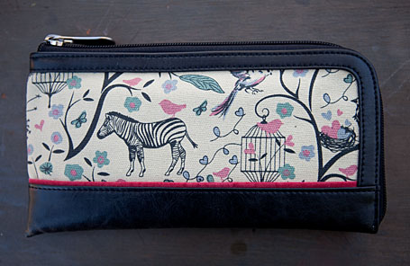 Zip Up Wallet in Zambezi by b.sirius, photo by Carolyn Price Zip Up Wallet in Zambezi by b.sirius, photo by Carolyn Price