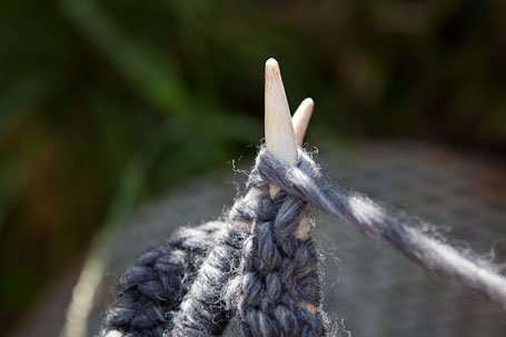 The purl stitch - KnitKnit Hooded Scarf knitting project The purl stitch - KnitKnit Hooded Scarf knitting project
